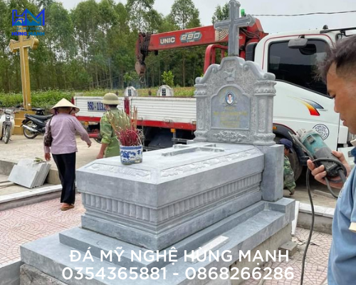 Mộ Công Giáo 07